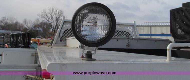 image for item G2214 2006 Ford F550 utility truck