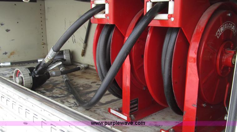 image for item G2214 2006 Ford F550 utility truck