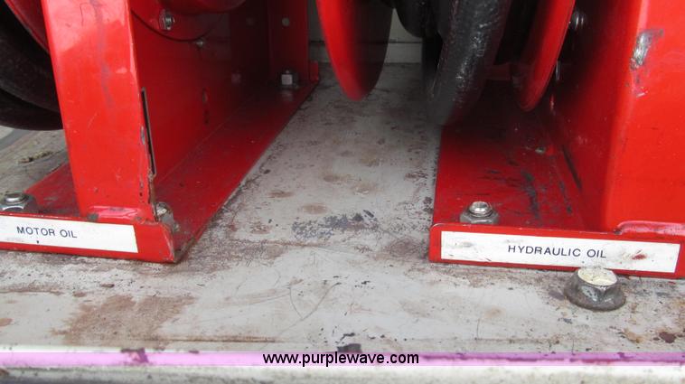 image for item G2214 2006 Ford F550 utility truck