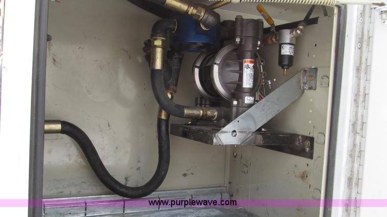 image for item G2214 2006 Ford F550 utility truck