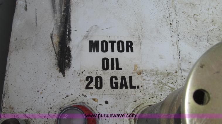 image for item G2214 2006 Ford F550 utility truck