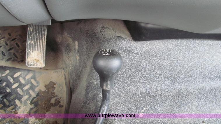 image for item G2214 2006 Ford F550 utility truck