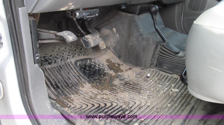 image for item G2214 2006 Ford F550 utility truck