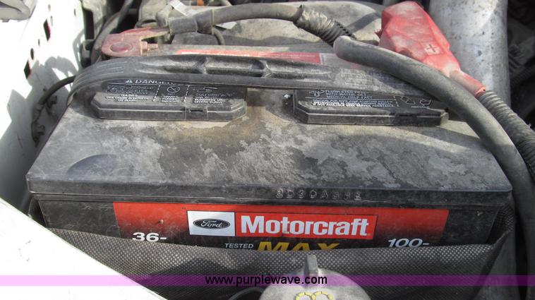 image for item G2214 2006 Ford F550 utility truck