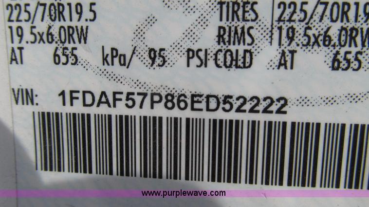 image for item G2214 2006 Ford F550 utility truck