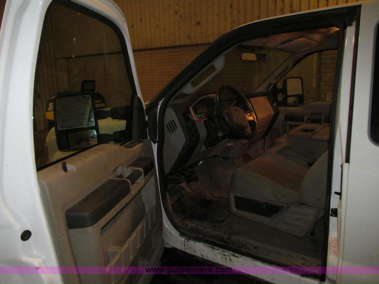 image for item G9186 2008 Ford F250 XLT Super Duty SuperCab service truck
