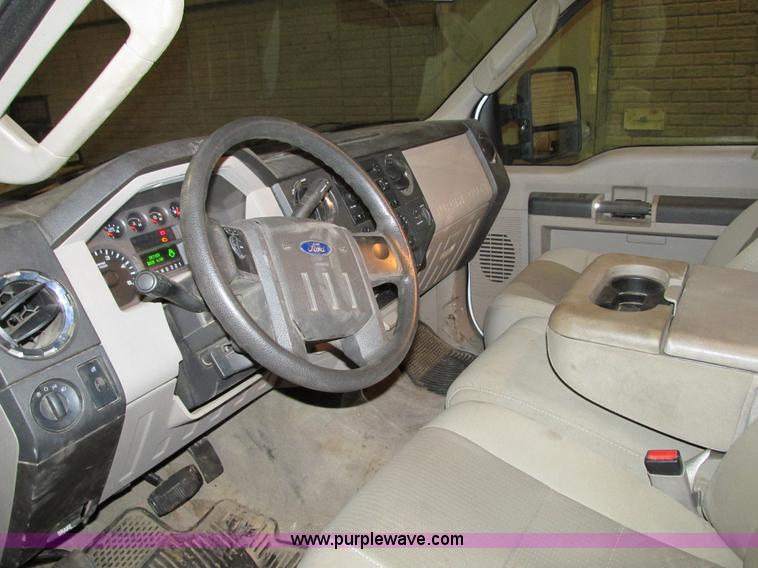 image for item G9186 2008 Ford F250 XLT Super Duty SuperCab service truck