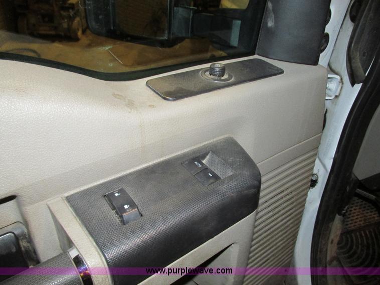 image for item G9186 2008 Ford F250 XLT Super Duty SuperCab service truck