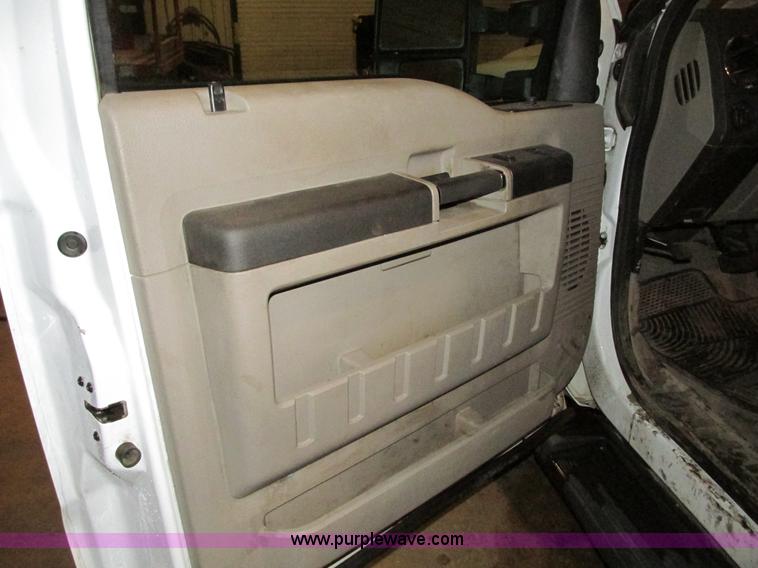 image for item G9186 2008 Ford F250 XLT Super Duty SuperCab service truck