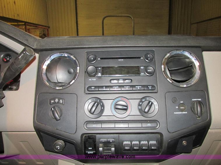 image for item G9186 2008 Ford F250 XLT Super Duty SuperCab service truck