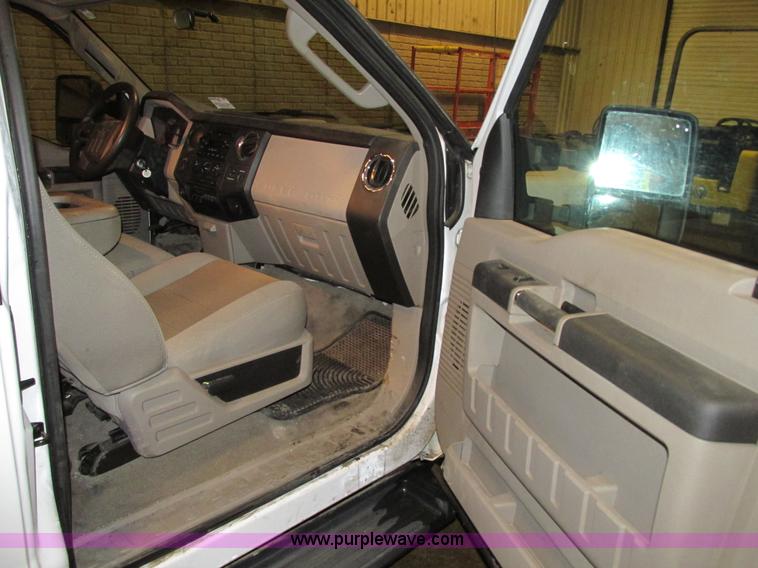image for item G9186 2008 Ford F250 XLT Super Duty SuperCab service truck
