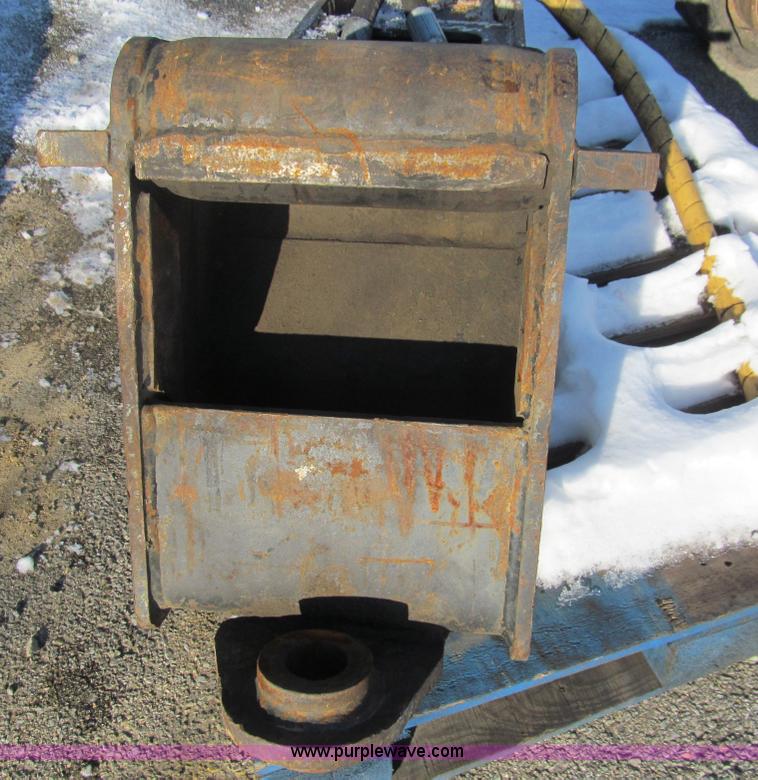 image for item G9668 2006 Stanley MB956 hydraulic breaker