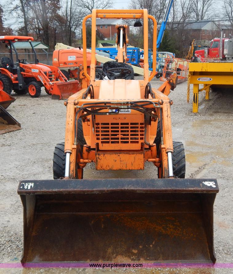 image for item H3913 2007 Almand TLB425ESL compact backhoe