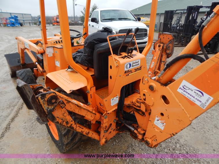 image for item H3913 2007 Almand TLB425ESL compact backhoe