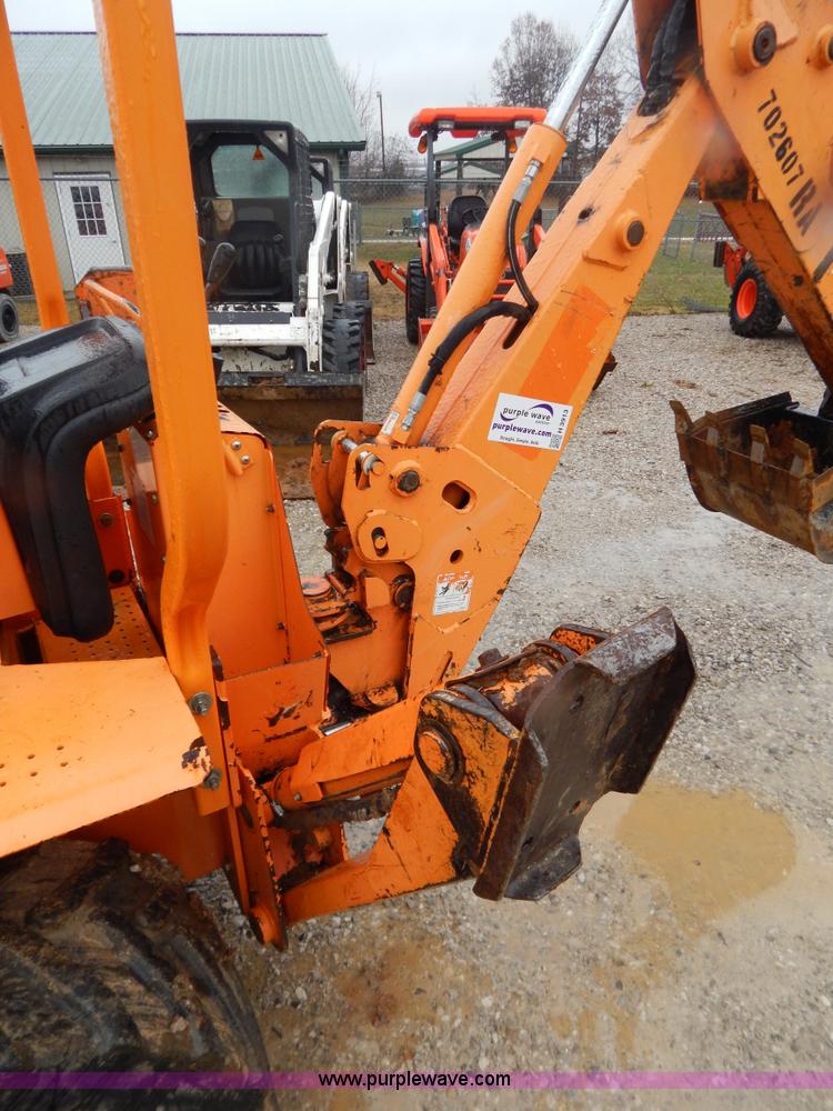 image for item H3913 2007 Almand TLB425ESL compact backhoe