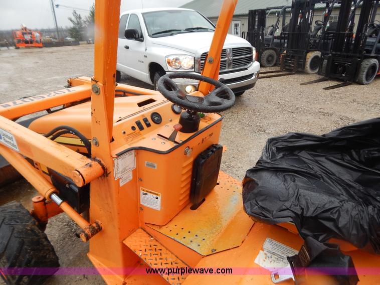 image for item H3913 2007 Almand TLB425ESL compact backhoe