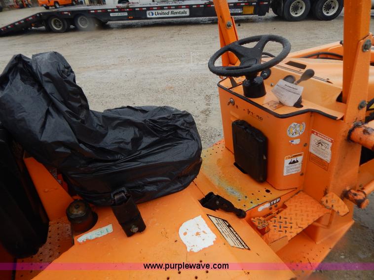 image for item H3913 2007 Almand TLB425ESL compact backhoe