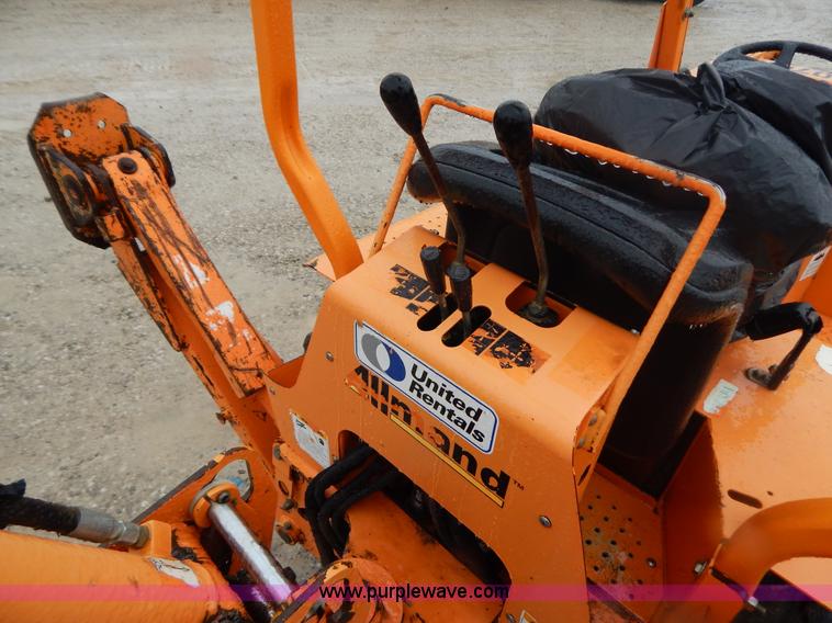 image for item H3913 2007 Almand TLB425ESL compact backhoe