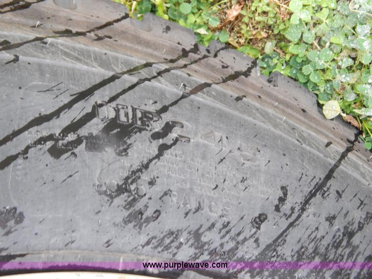 image for item H3915 2006 Freightliner Columbia CL1205T semi truck