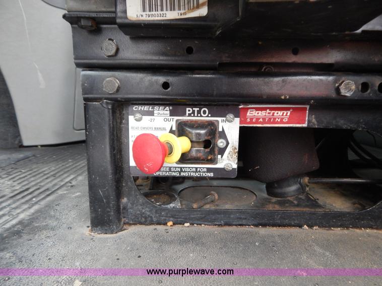 image for item H3915 2006 Freightliner Columbia CL1205T semi truck