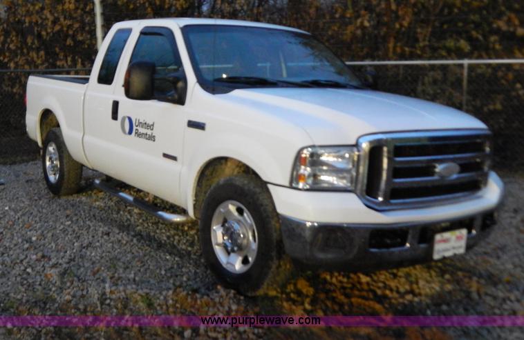 image for item H3924 2006 Ford F250 Super Duty pickup truck