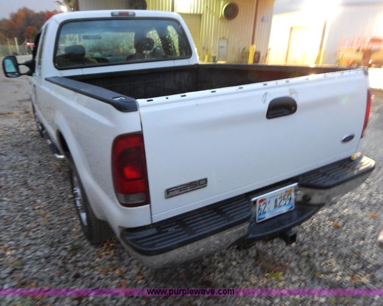 image for item H3924 2006 Ford F250 Super Duty pickup truck