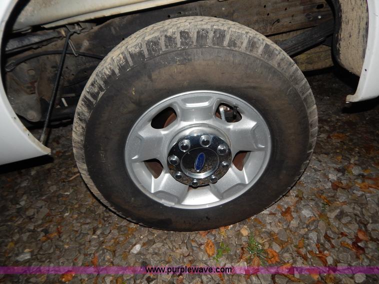 image for item H3924 2006 Ford F250 Super Duty pickup truck