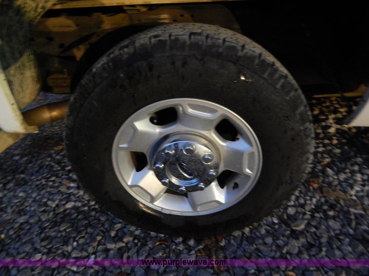 image for item H3924 2006 Ford F250 Super Duty pickup truck