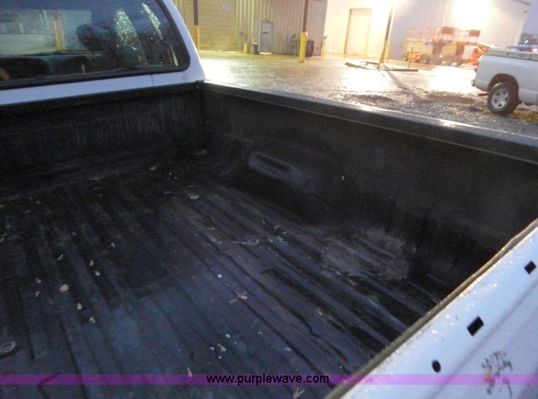 image for item H3924 2006 Ford F250 Super Duty pickup truck
