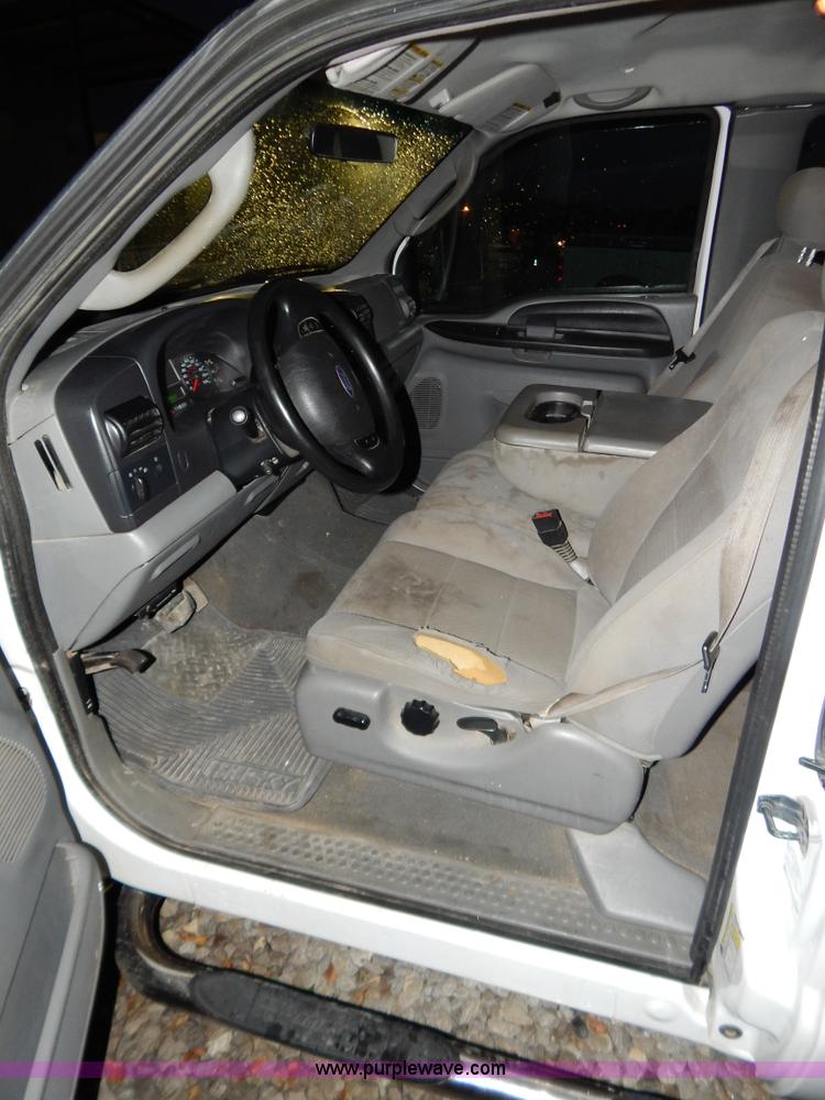 image for item H3924 2006 Ford F250 Super Duty pickup truck