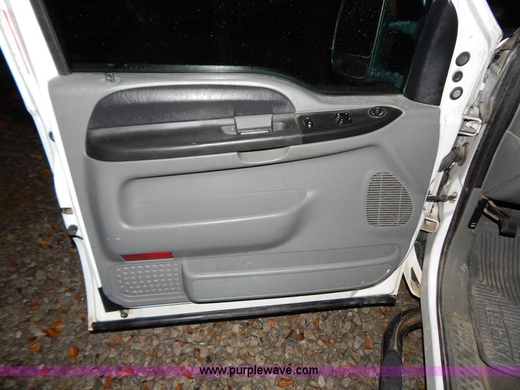 image for item H3924 2006 Ford F250 Super Duty pickup truck