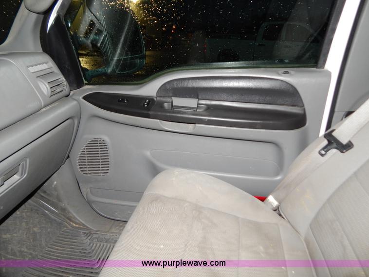 image for item H3924 2006 Ford F250 Super Duty pickup truck