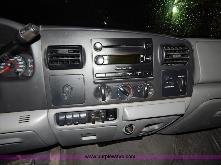 image for item H3924 2006 Ford F250 Super Duty pickup truck