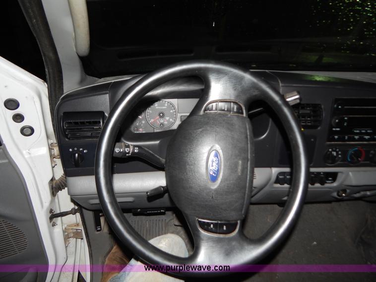 image for item H3924 2006 Ford F250 Super Duty pickup truck