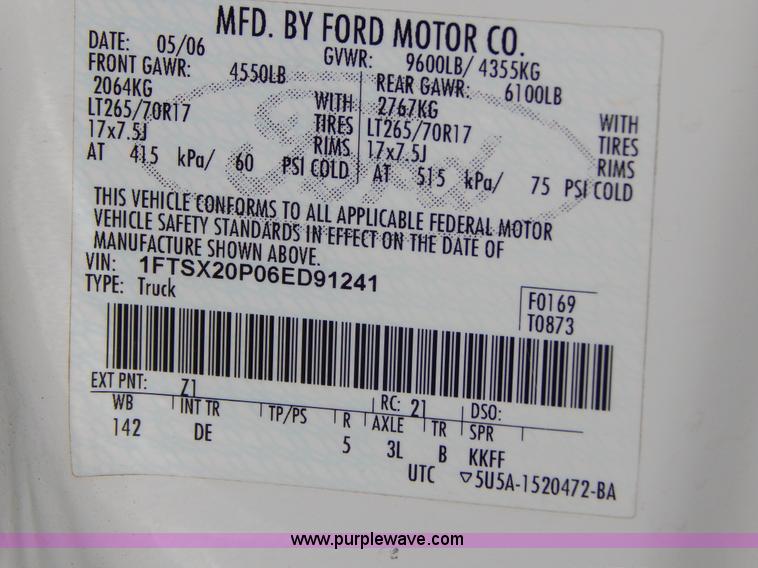 image for item H3924 2006 Ford F250 Super Duty pickup truck