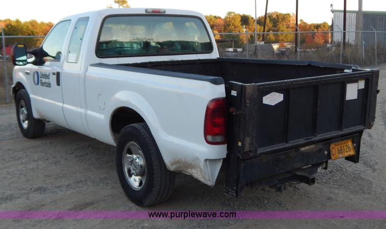 image for item H3966 2006 Ford F250 Super Duty pickup truck