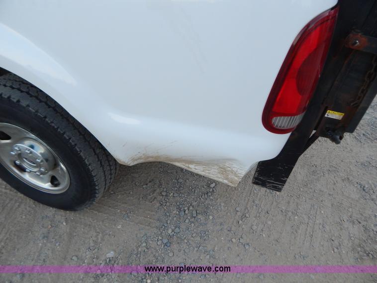 image for item H3966 2006 Ford F250 Super Duty pickup truck