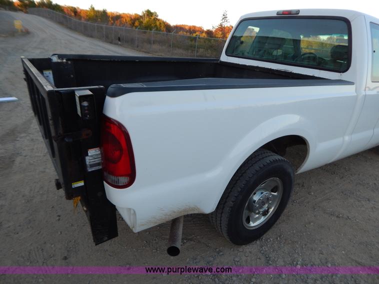 image for item H3966 2006 Ford F250 Super Duty pickup truck