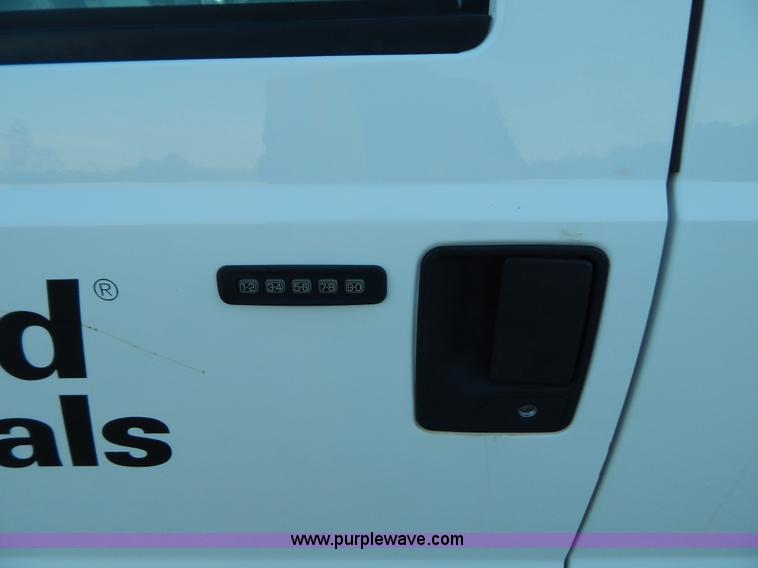 image for item H3966 2006 Ford F250 Super Duty pickup truck