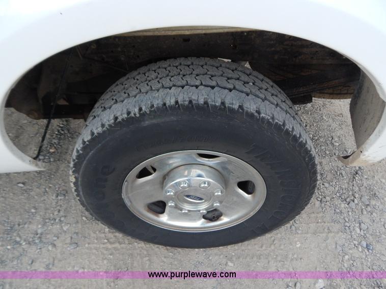 image for item H3966 2006 Ford F250 Super Duty pickup truck