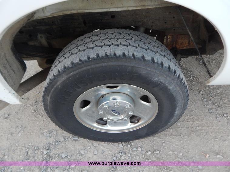 image for item H3966 2006 Ford F250 Super Duty pickup truck