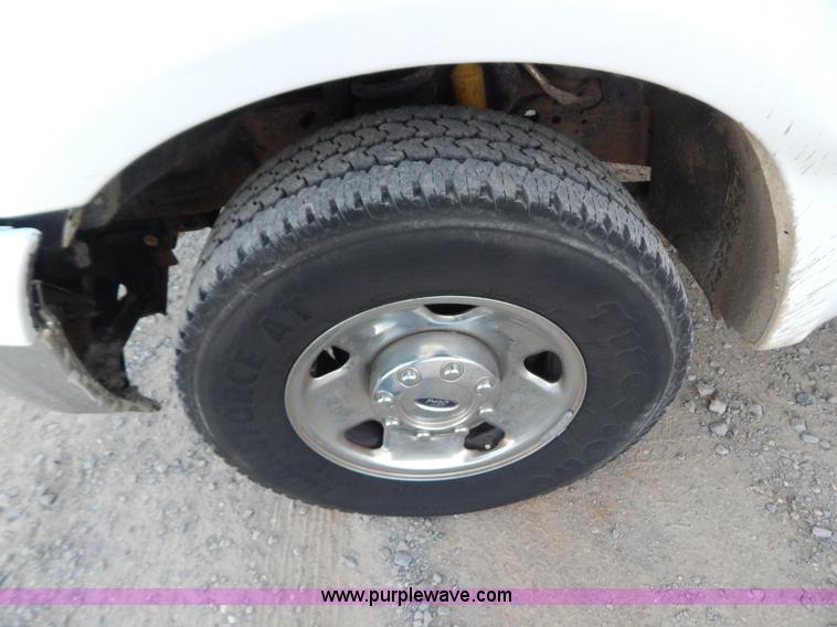 image for item H3966 2006 Ford F250 Super Duty pickup truck