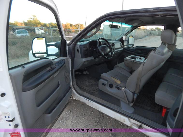 image for item H3966 2006 Ford F250 Super Duty pickup truck