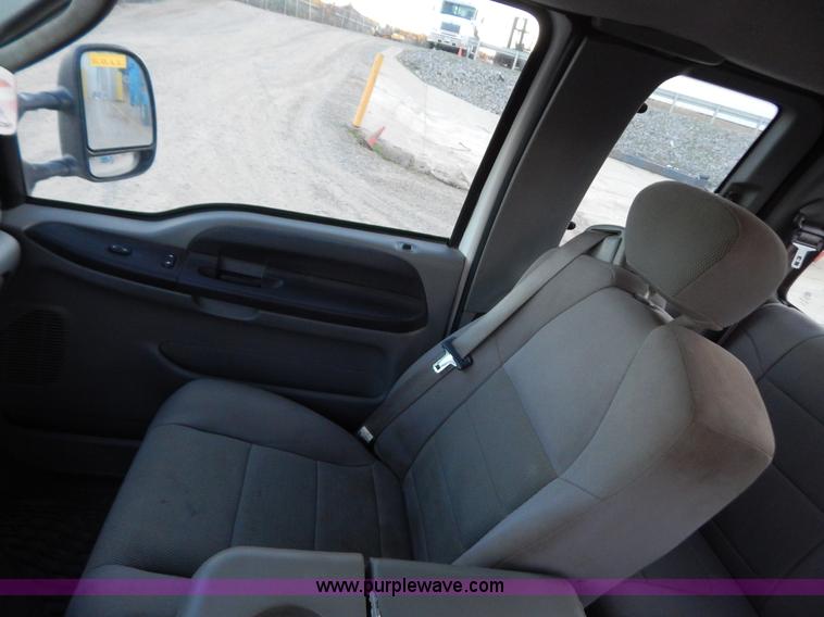 image for item H3966 2006 Ford F250 Super Duty pickup truck