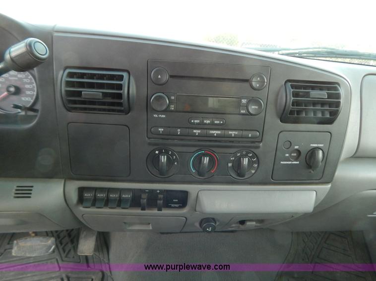 image for item H3966 2006 Ford F250 Super Duty pickup truck