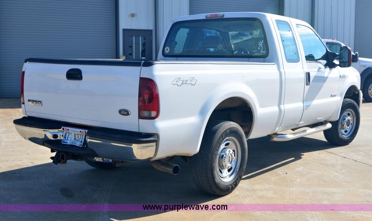 image for item H5000 2006 Ford F250 Super Duty XLT pickup truck