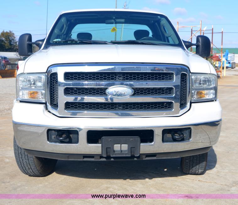 image for item H5000 2006 Ford F250 Super Duty XLT pickup truck