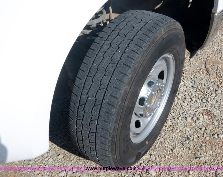 image for item H5000 2006 Ford F250 Super Duty XLT pickup truck