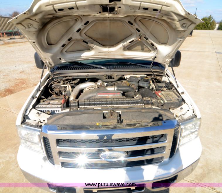 image for item H5000 2006 Ford F250 Super Duty XLT pickup truck