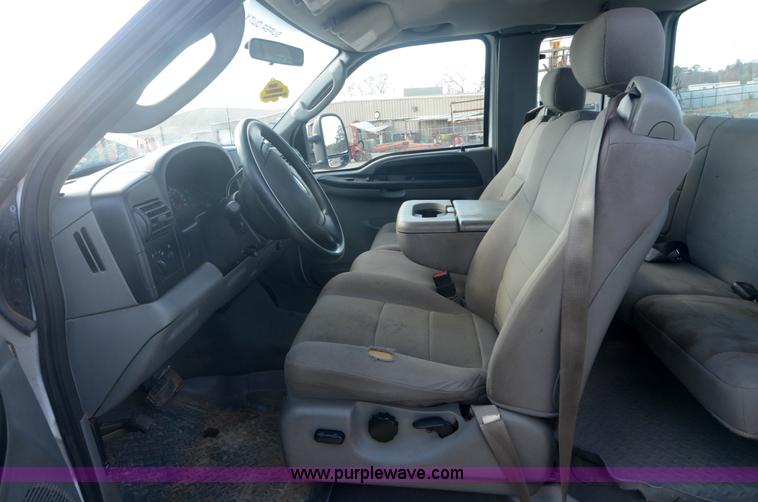 image for item H5000 2006 Ford F250 Super Duty XLT pickup truck